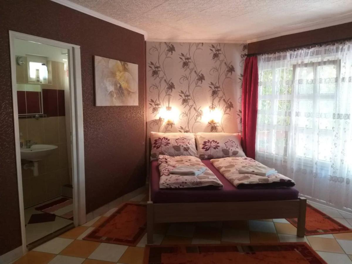 Gyoengyvirag Apartment Romhany Экстерьер фото