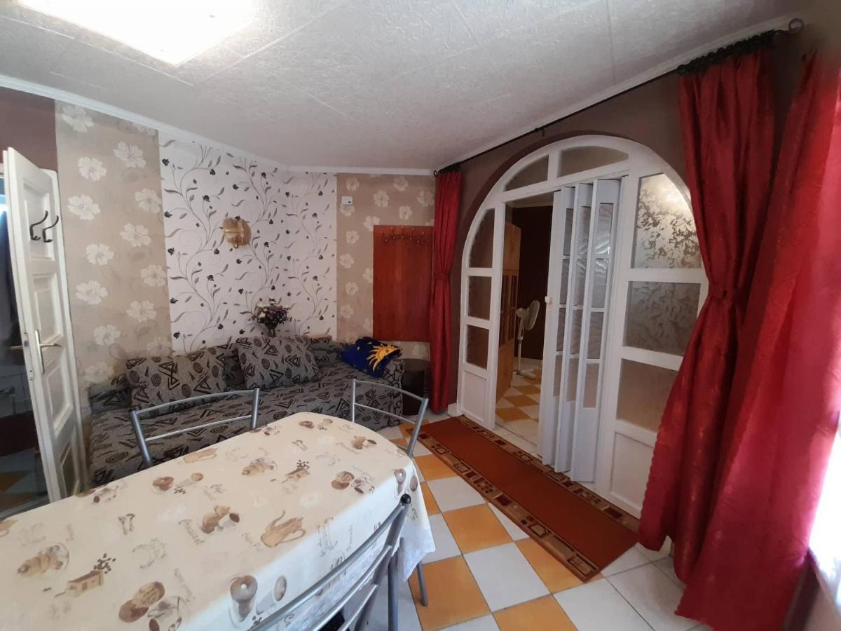 Gyoengyvirag Apartment Romhany Экстерьер фото